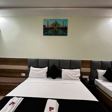 Taj Nice Point Manage By Taj Sunrise Group Agra  Bagian luar foto