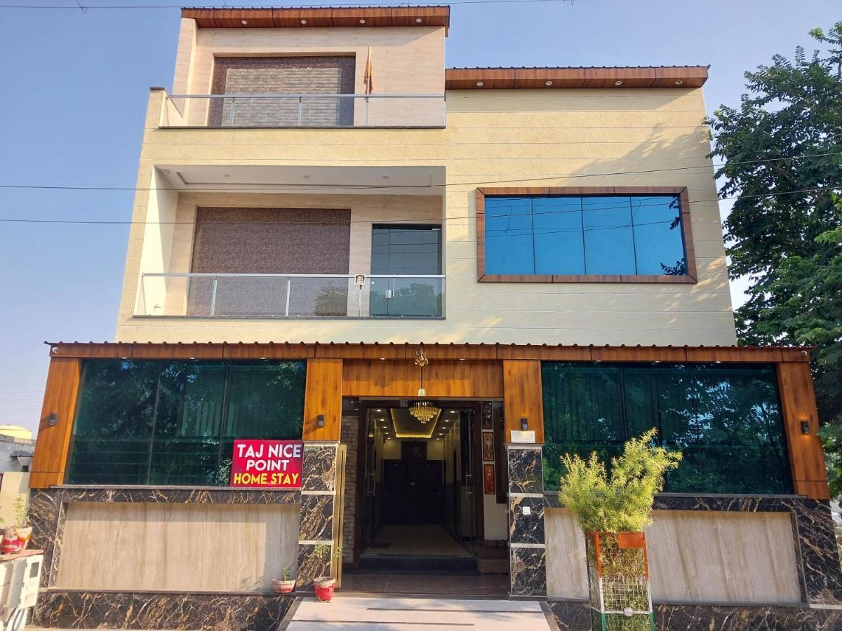 Taj Nice Point Manage By Taj Sunrise Group Agra  Bagian luar foto