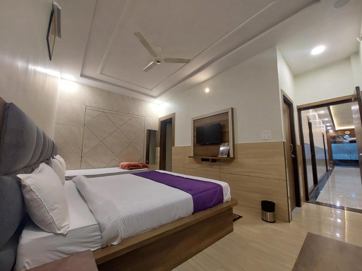 Taj Nice Point Manage By Taj Sunrise Group Agra  Bagian luar foto