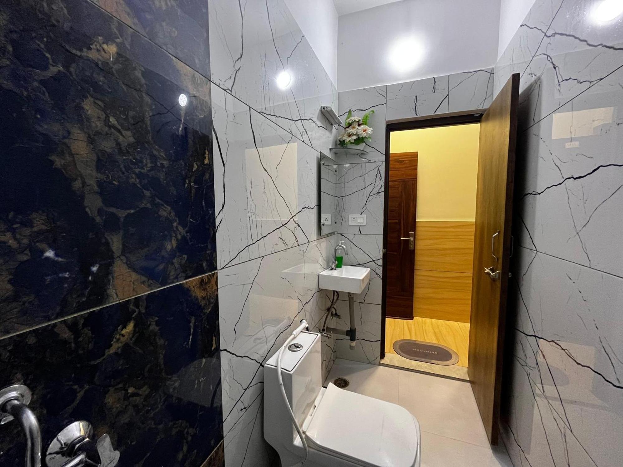 Taj Nice Point Manage By Taj Sunrise Group Agra  Bagian luar foto