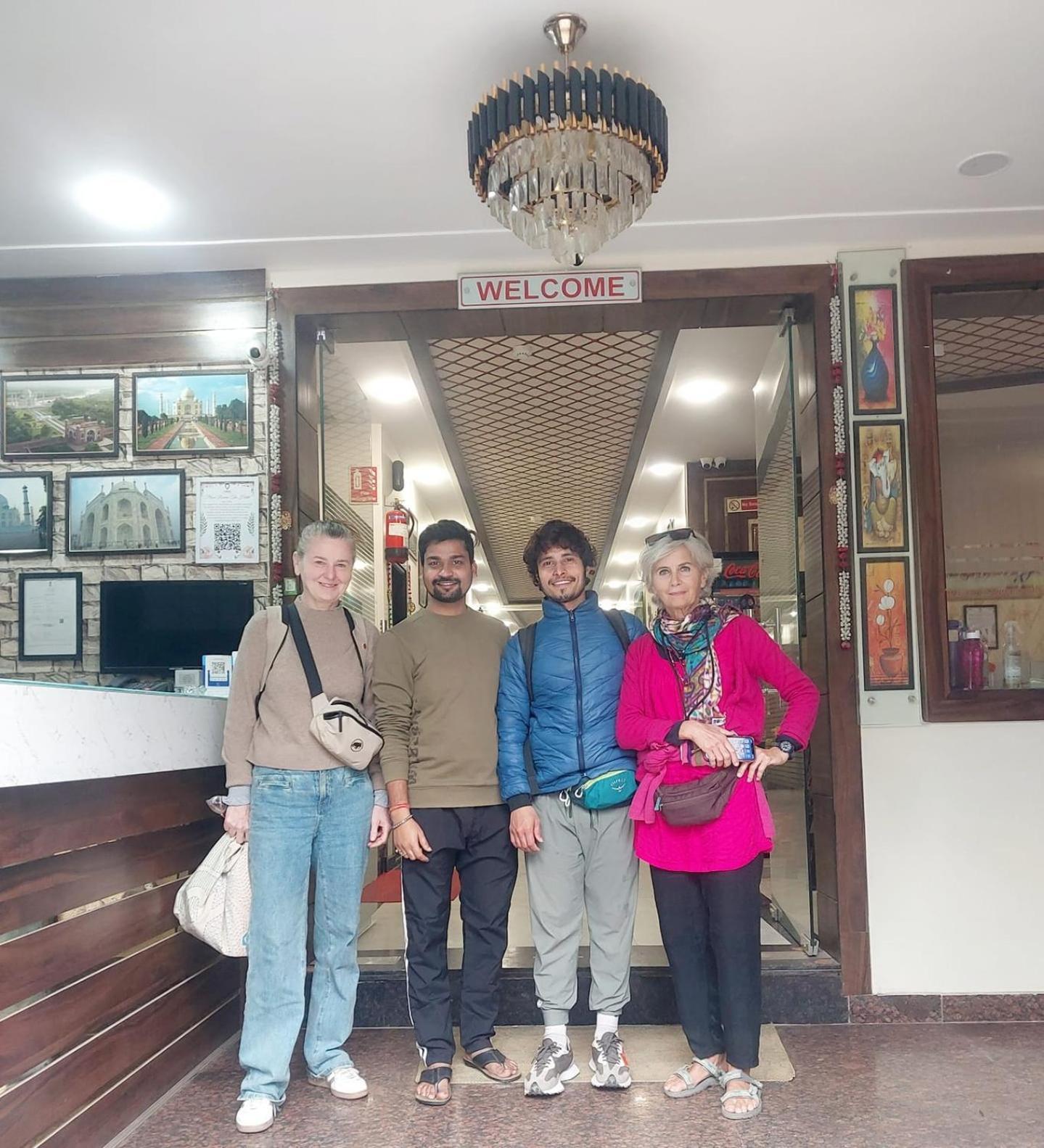 Taj Nice Point Manage By Taj Sunrise Group Agra  Bagian luar foto
